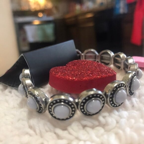 🆕 Globetrotter Goal Silver Bracelet NWT - Picture 3 of 5